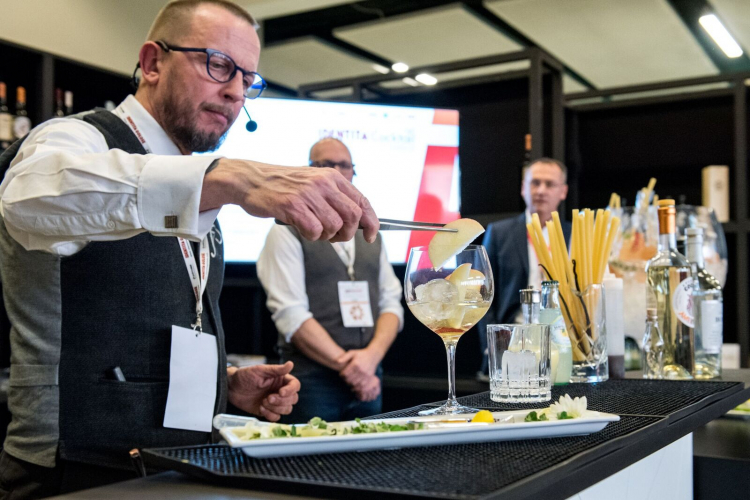 Mixed Drinks pairing, Herbs Street Drink& Food con Fabiano Omodeo, promossa da Fever Tree e Longino&Cardenal