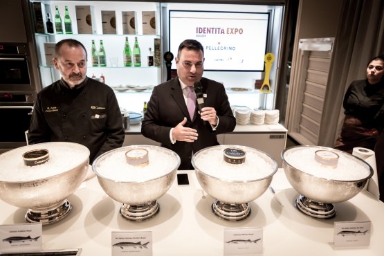 La degustazione dei quattro caviali della collezione Calvisius 2016