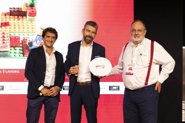 Per il premio Artigiano del gusto: GIORGIO SERVETTO del Ristorante Nove a Villa La Pergola di Alassio, Savona. Premia Marco Giuseppe Asta, consulente commerciale CHS Group