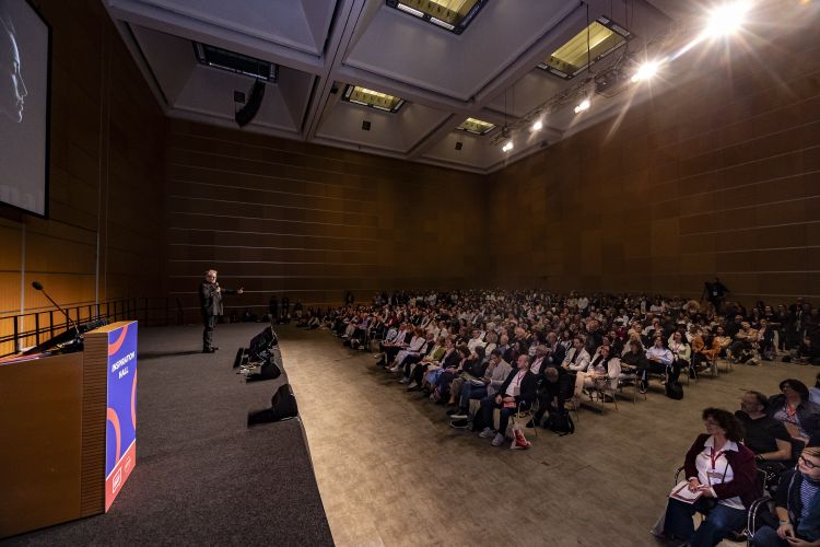 Sul palco dell'Inspiration Hall si sono alternati alcuni dei nomi pi&ugrave; autorevoli della formazione, della comunicazione e del management, tra cui Paolo Borzacchiello, Michil Costa, Claudio Belotti, Ezio Indiani, Diego Roggero, Giuliana D&rsquo;Avola e Claudio Ceccherelli. Foto di Giorgio Salvatori

