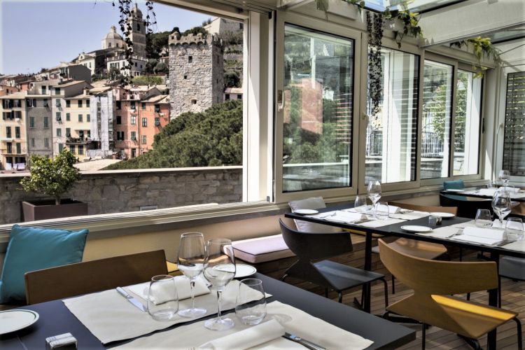 La sala del Palmaria Restaurant, all'interno del Grand Hotel Portovenere
