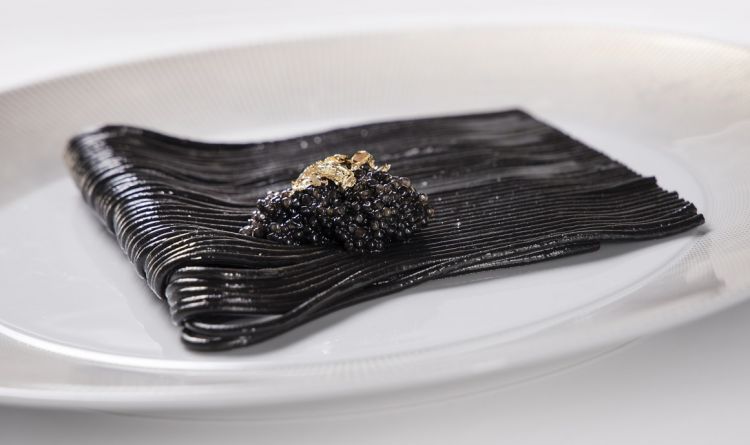 Spaghetto al Nero, Caviale, Olio EVO del Garda
