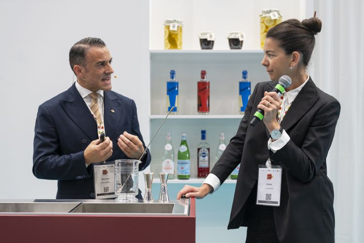 Guglielmo Miriello&nbsp;assieme a Chiara Buzzi, che ha moderato l'incontro
