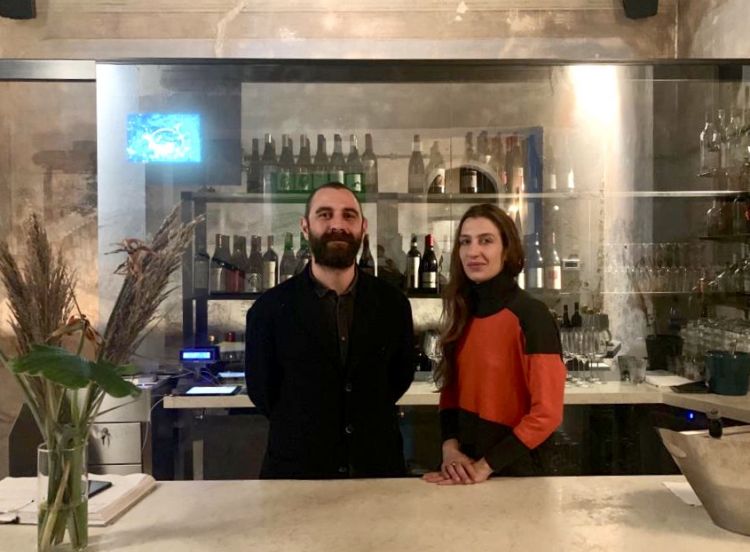Matteo Mazza e Alessandra Straccamore, patron di Motelombroso. Il ristorante ha riaperto al pubblico proprio ieri
