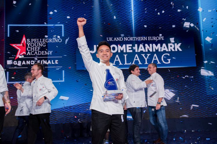 Jerome Ianmark Calayag, 25 anni, svedese di origini filippine, si è aggiudicato la finalissima all’edizione 2021 della S.Pellegrino Young Chef Academy Competition
