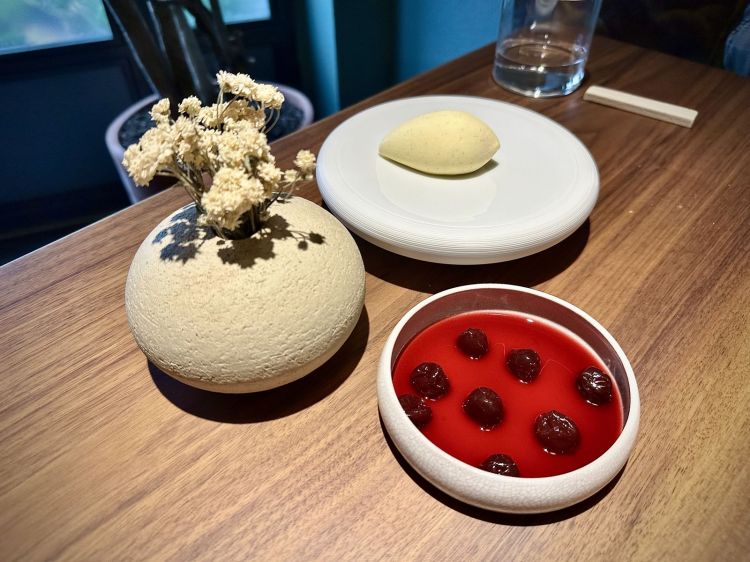 Gelato allo zabaione al Marsala Florio, visciole: una chiusura che è un inno alla tradizione