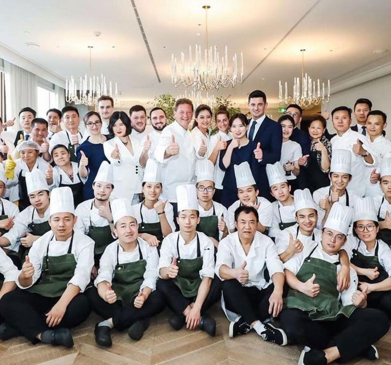 Il team di Da Vittorio Shanghai, ristorante aperto