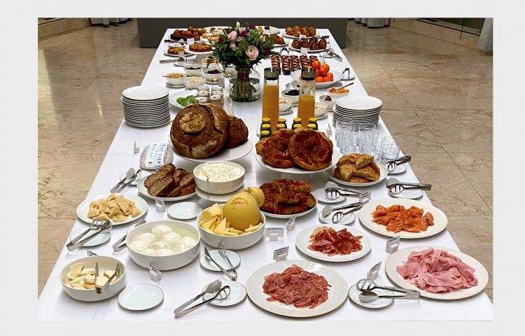 Il ricco buffet di colazione all'Italiana prep