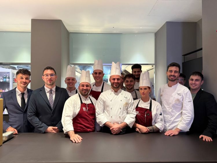 La squadra del ristorante Vite di San Patrignano (