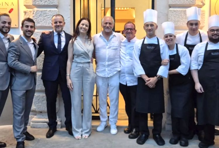 La brigata al copmpleto del ristorante Imagina di