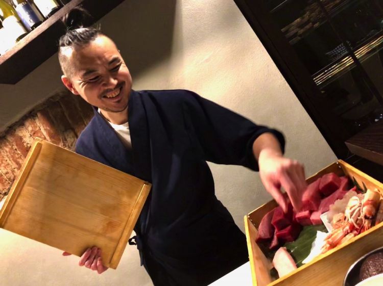 Masaki Okada, già sushiman di Iyo, da 3 mesi è a