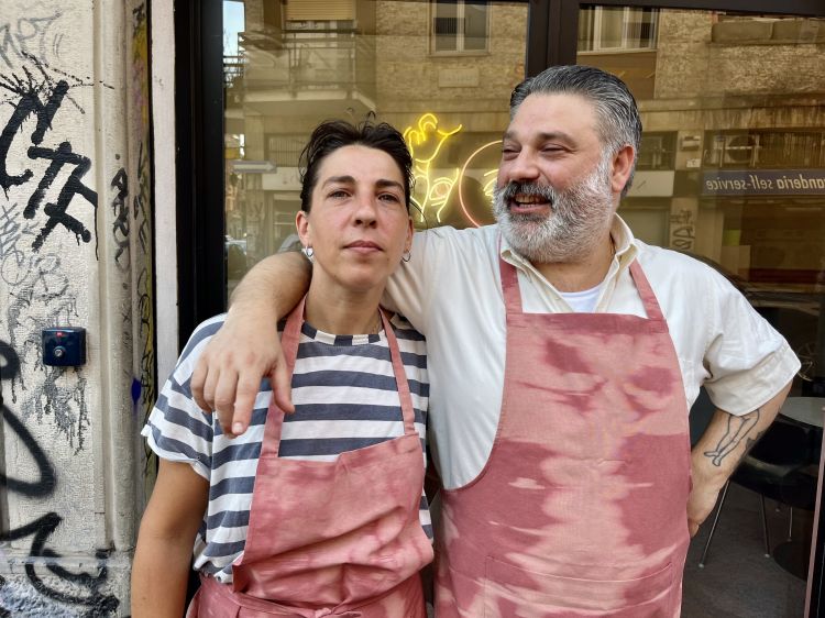 Caterina e Vladimiro Poma, sala e cucina di Sorell