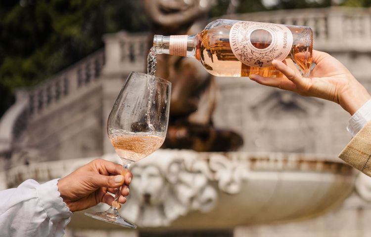 11 Minutes Rosé di Pasqua, assemblaggio di Corvi
