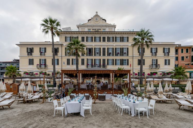 La facciata del Grand Hotel Alassio Beach & Sp