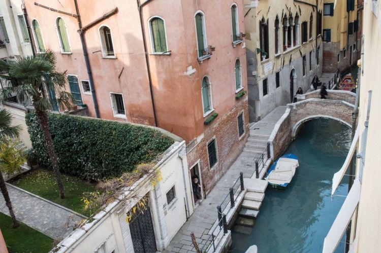 La vista dal balcone di una delle camere della Co