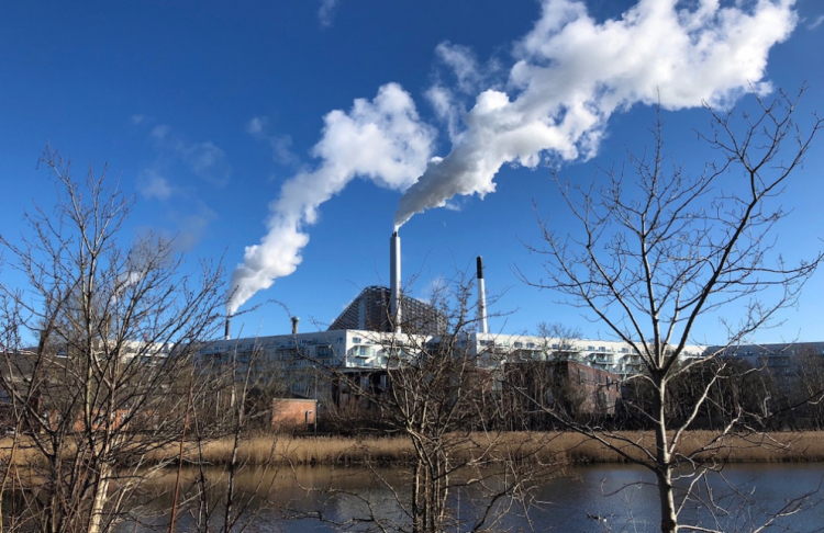 Amager Bakke, the zero impact incinerator in front of the new Noma
