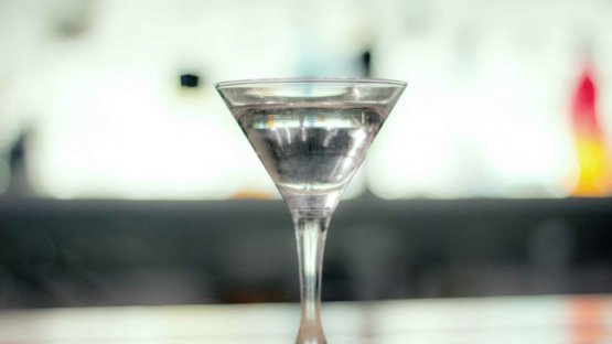 “Devo liberarmi di questi abiti bagnati ed infilarmi in un Martini Dry” - Mae West
