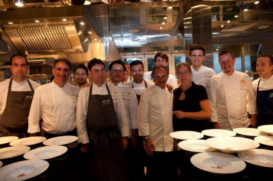 The complete group of guest-chefs on the second da