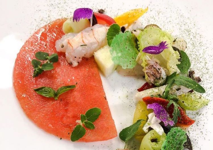 «Rebirth. This is the keyword on which we are building our new menu. The first dish we created was Watermelon carpaccio, marinated in an infusion of birch, cardamom, ginger, lemongrass and jasmine with seafood. It’s an emblematic dish that, through the birch, which represents life, is also a symbol of this new beginning»

