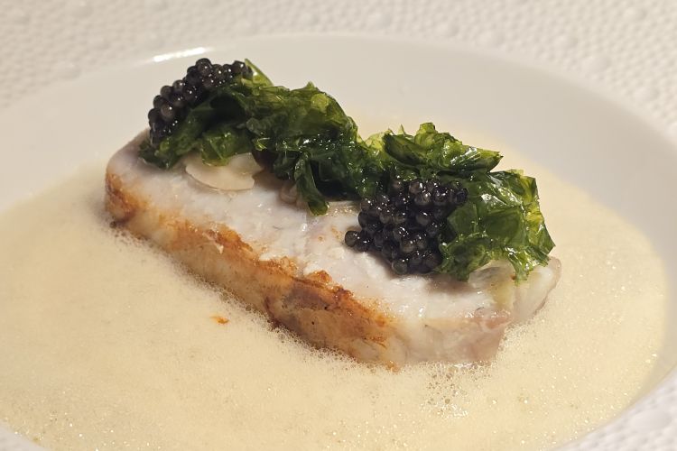 Rombo con tartufi di mare, beurre blanc, lattuga di mare e caviale Royal
