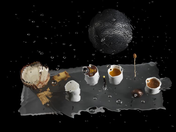 2012 - In&Out
Il percorso era accompagnato da un sottofondo sonoro che riprendeva la registrazione fetale del battito cardiaco di Giorgia (terzogenita di Max) e, in un secondo momento, il suono e il gusto acido erano amplificati da un flash di luce che rappresentava il momento della nascita