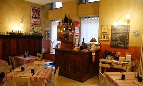 La sala del ristorante Consorzio, in via Monte di