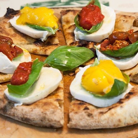 Una pizza sfornata da Lievità, tra le migliori no