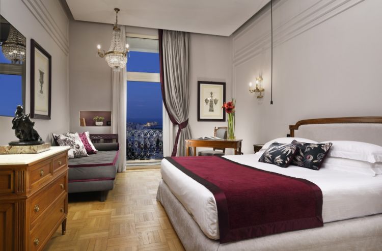 Una delle stanze deluxe dell'Hotel