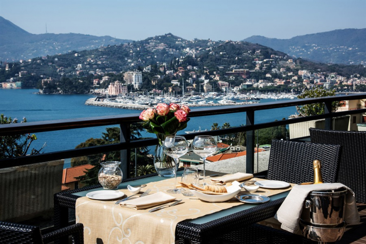 La terrazza panoramica del ristorante Le Cupole d