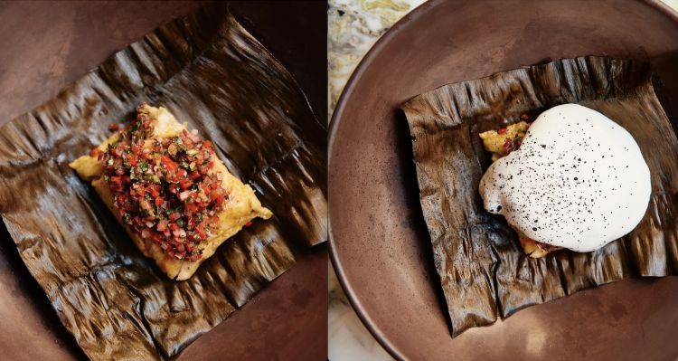 Tamal colado avvolto in foglia di platano ripieno d'anatra pibil (marinatura yucateca, normalmente con succo d'arancia amara, achiote, aglio e spezie), completata (a destra) con una spuma di mais giovane

