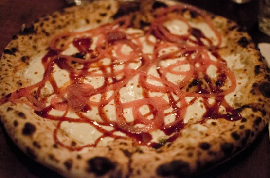 La Hometown Brisket del Paulie Gee’s a Brooklyn, New York: la pizza forse più bizzarra (ma buona) mangiata da Young
