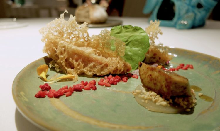 Triglie croccanti in tempura, fegato grasso d'oca al marsala De Bartoli, lampone cotto nell'azoto liquido. Buonissimo