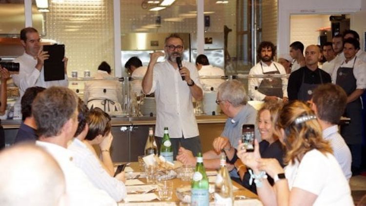 Massimo Bottura in una foto di qualche tempo fa, al Refettorio Ambrosiano
