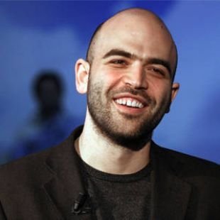 Roberto Saviano, scrittore e giornalista, classe 1979: per lui la Mozzarella di Bufala è una delle 10 cose per cui vale la pena vivere