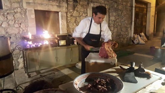 At its stand, La Corte di Eolo offered the excellent local meat both grilled or boiled (following a local traditional recipe)
