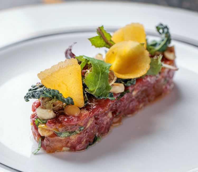 Tartare di manzo “La Nostra” con loti e noccio