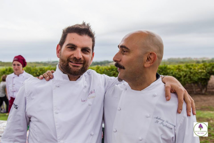 Adriano Baldassarre (a sinistra) con il collega Anthony Genovese del Pagliaccio (foto biosagraforkids.it)
