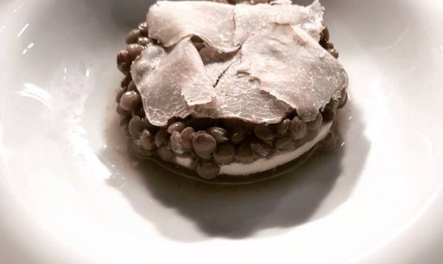 LEGUME IN THE FUTURE. Lentils, hazelnuts, garlic and white truffle, a new dish from Niko Romito at Madrid Fusión
