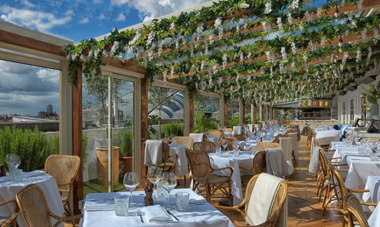 Il rooftop del ristorante alto a Selfridges, Londra, sede della serata speciale Viaggio in Italia
