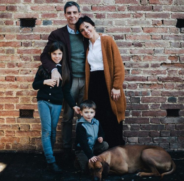 Luca Veronelli ed Elsa Panini (con figli e cane)
