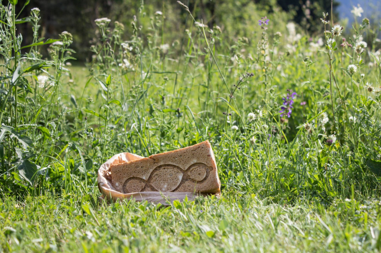 Il pane Terzo Paradiso, un nuovo pane a lievitazione naturale dei fratelli Piffer: è opera d'arte re-interpretata in un pane nato grazie alla collaborazione con Arte Sella e Michelangelo Pistoletto, che nel 2003 ha scritto il manifesto del Terzo Paradiso e ne ha disegnato il simbolo, costituito da una riconfigurazione del segno matematico d’infinito
