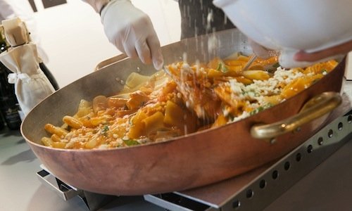 I Paccheri al pomodoro mantecati con Grana Padano 