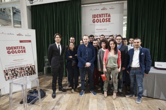 Foto di gruppo dei premiati: 13 categorie, altrett