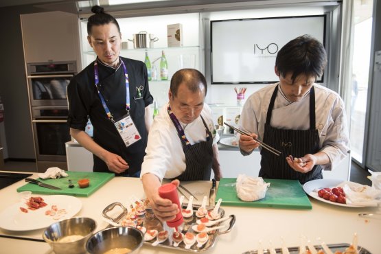 In the middle, master Haruo Ichikawa surrounded by