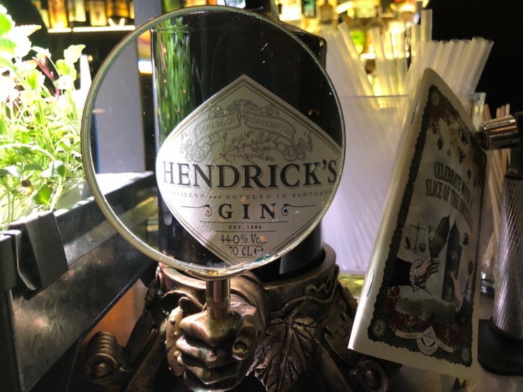 Dietro alla lente, Hendrick's Gin, distillato 