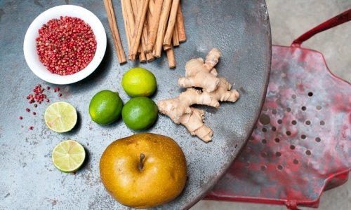 Ingredienti sparsi alla Trattoria Zoc di via Zocc