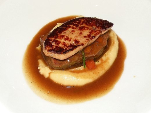 Guanciale con foie gras e pure alla nocciola
