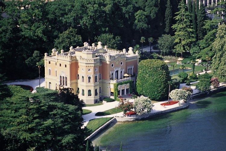 Villa Feltrinelli, struttura neoromantica costruita alla fine dell'Ottocento
