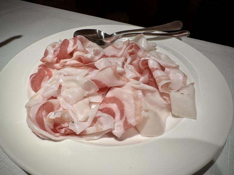 ... e pancetta piacentina (del Salumificio Grossetti, in Valtidone, famoso per questo salume)
