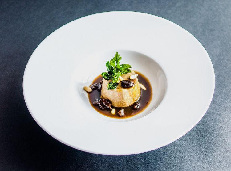 Cipolla d'oro 1989 - Budino di cipolla dorata con salsa al fegato grasso d'anatra, coriandolo e zenzero